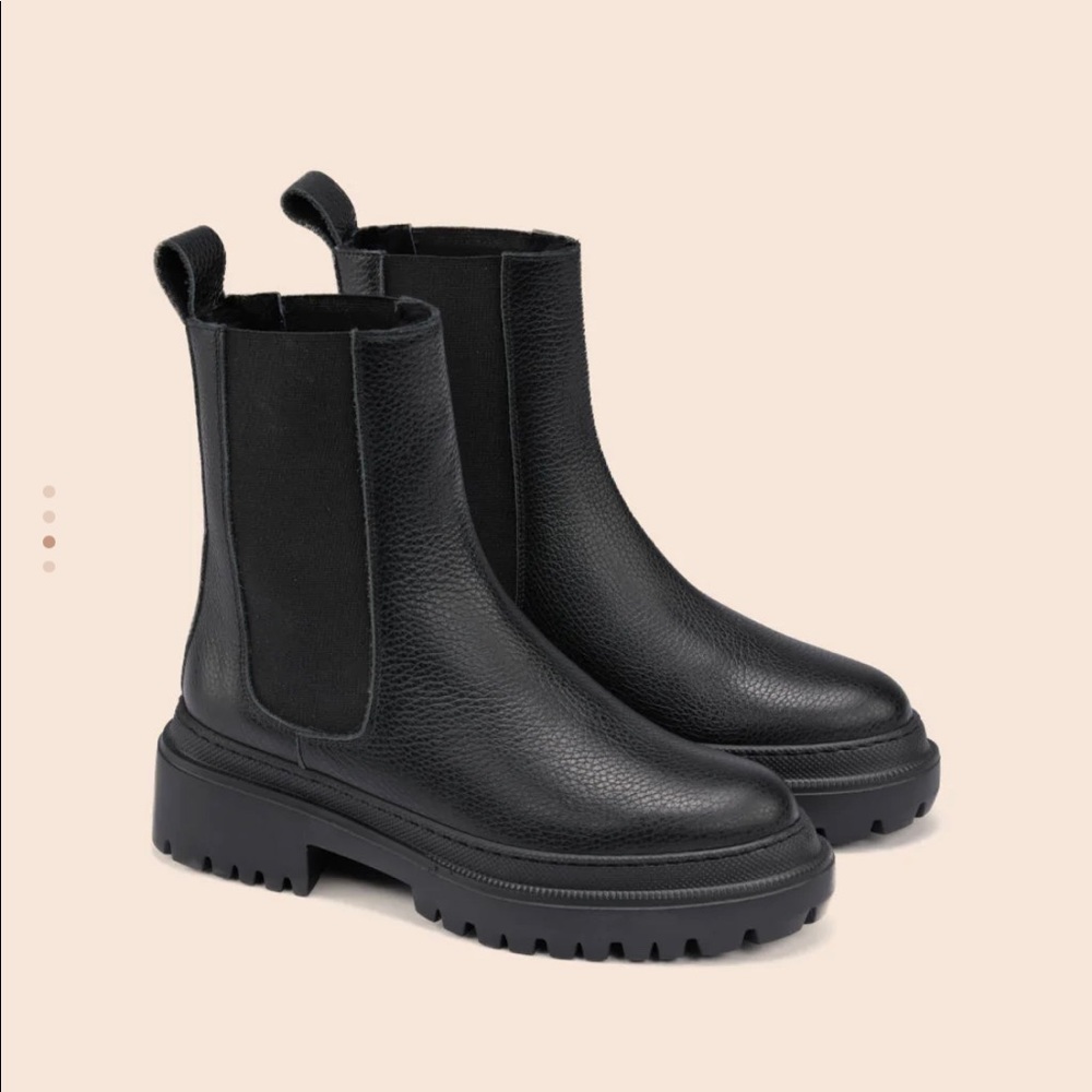 Maguire Cortina shearling lined leather boots